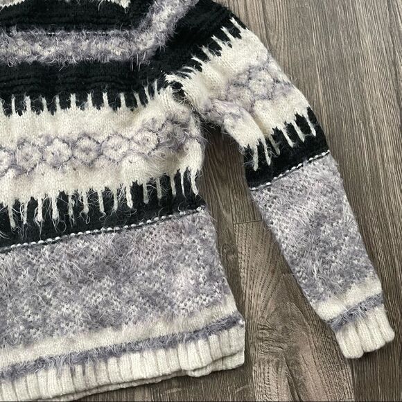 2/$20 Forever 21 Fuzzy Warm fair isle Printed Crewneck Sweater - Picture 10 of 11